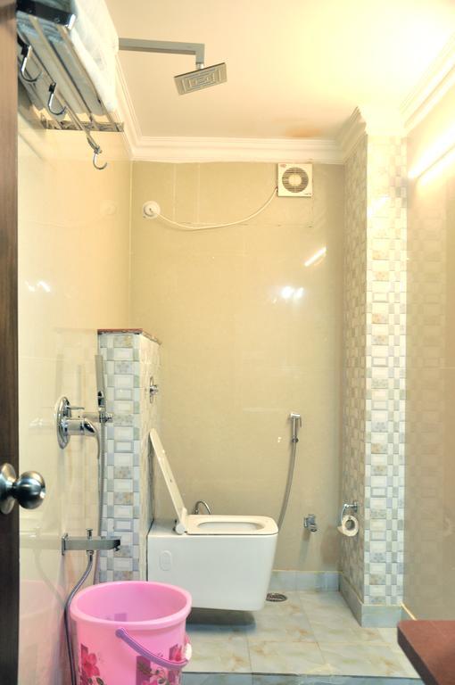Hotel Sgt Plaza Varanasi Exterior photo